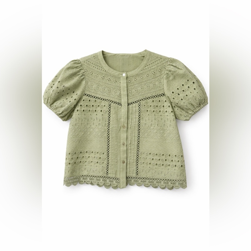 Light Green Eyelet Lace Short Sleeve Button-Down Blouse With Puff Sleeves